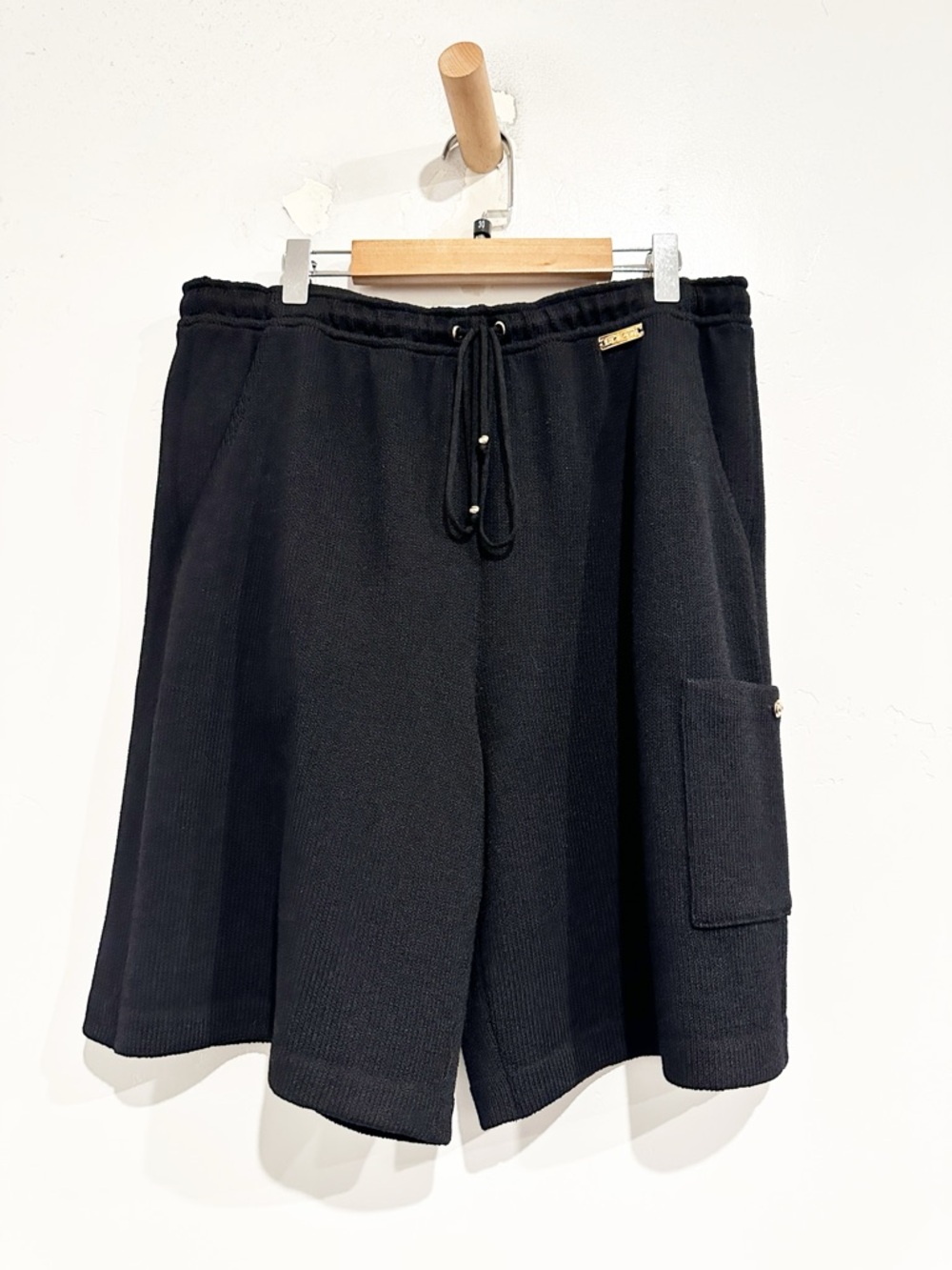 St. John Sport Black Knit Shorts Size Small